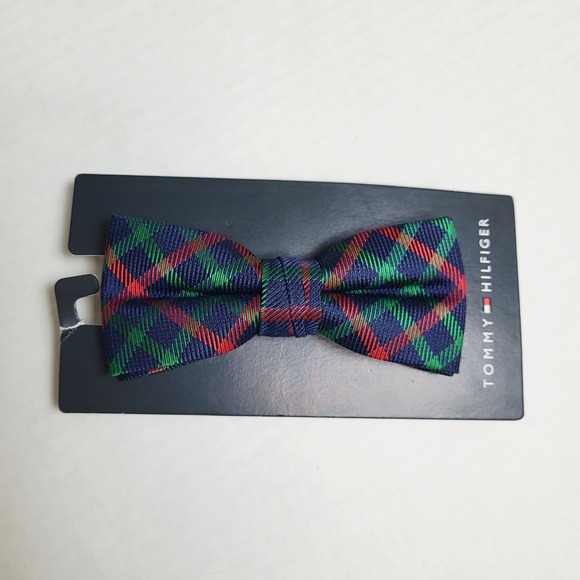 Tommy Hilfiger Kids Plaid Bow Tie Preppy Neckwear Blue Red Green Adjustable NWT - Picture 2 of 7